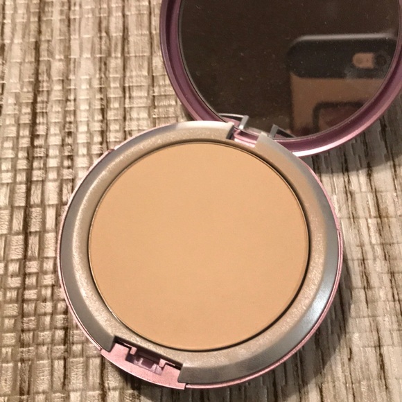 Mally Beauty Other - Mally Powder Foundation in Fair